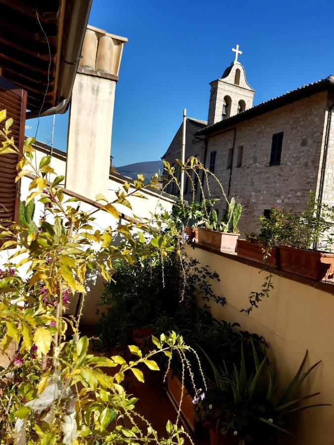 פוליניו B&B La Casa Di Alice מראה חיצוני תמונה