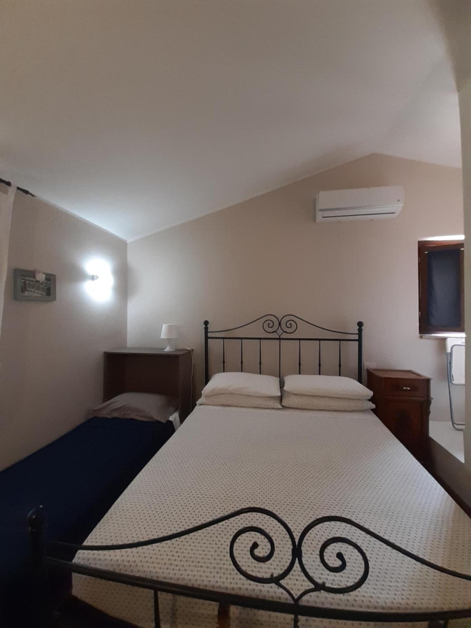 פוליניו B&B La Casa Di Alice חדר תמונה
